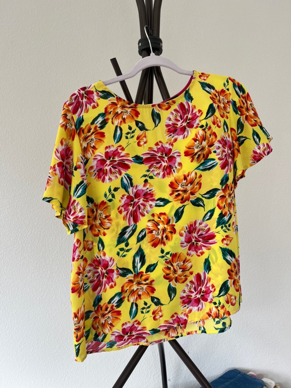 W5 Yellow Floral Short-Sleeve Blouse with Pink & Orange Flowers